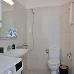 Gavalas Urban Апартаменти *